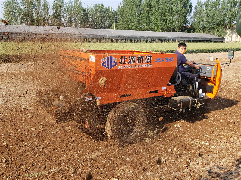 農(nóng)用三輪車揚糞機